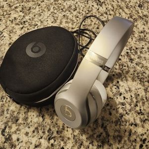 Beats by Dre Headphones *NEVER BEEN USED*